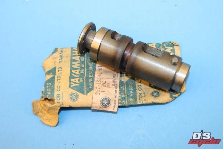 NOS YAMAHA 1971 JT1 1972 JT2 LEVA DE CAMBIO EJE 257-18541-61 Foto 1 de 1