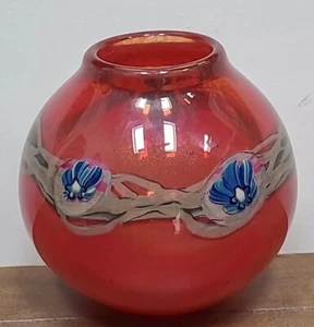 Vintage Robert Eickholt Art Glass Ball Vase Signed 2003 Red Blue Flowers 6" Tall - Picture 1 of 9