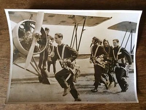 P4/ PHOTOGRAPHIE de PRESSE ARGENTIQUE "ENTRAINEMENT DES UNIVERSITAIRES D'OXFORD" - Picture 1 of 3