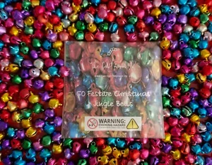 FESTIVE CHRISTMAS JINGLE BELLS 7MM CHARMS WREATH KIDS CRAFTS FREE POSTAGE - Picture 1 of 4