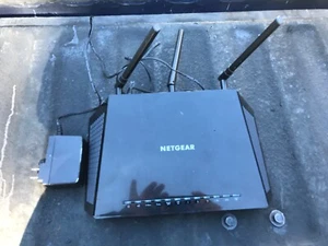Netgear Nighthawk R6700v3 Black AC1750 Smart Wireless Wi Fi Router Used - Picture 1 of 6