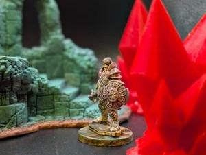 Well painted human cleric/champion/paladin dnd mace fantasy miniature - Picture 1 of 6