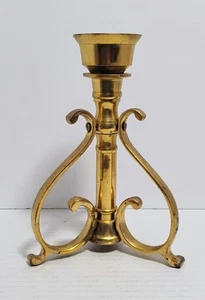 VINTAGE HOSLEY  INTERNATIONAL  SOLID BRASS TRI SCROLL BASE CANDLESTICK  HOLDER - Picture 1 of 7