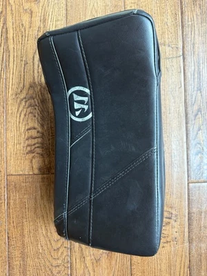 Warrior Goalie Blocker Left  RG5 Jr Black Glove Preowned - Image 1 of 4