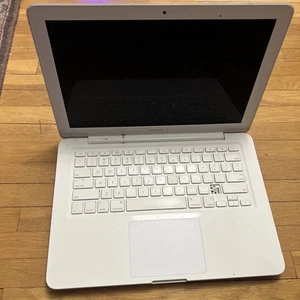 2009 Macbook Laptop White 13" 8GB Ram 2.26 Intel Core 2 Duo For Parts No HDD - Picture 1 of 7