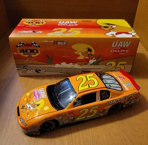 2002 Action 1:24 Joe Nemechek #25 Looney Tunes Rematch Speedy Gonzales Chevy - Picture 1 of 12
