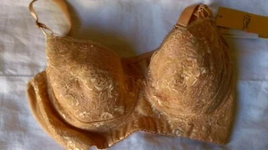 2 Stück BHs Größe 38E Spitze Vollschale NEU 97 $ Wert verziert - Bild 1 von 12
