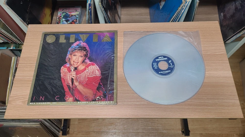 Olivia Newton - Olivia In Concert USA LaserDisc - Image 1 of 2