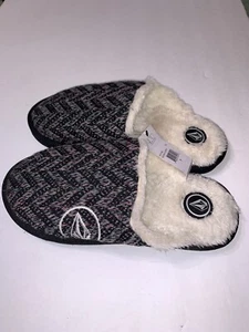 NEW Volcom Zig Zag Faux Fur Lined Hard Bottom Slacker To Slippers Women's 7 - Picture 1 of 2