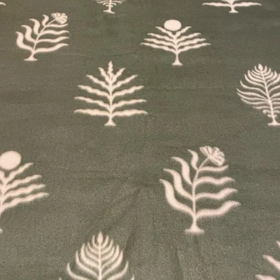 "Remanente de vellón ventisca telas Joann follaje verde salvia 25"" de ancho x 49"" de largo" Foto 1 de 3