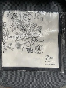 100% Silk Gucci Flora Gardens Scarf- New & Sealed In Package - Picture 1 of 3