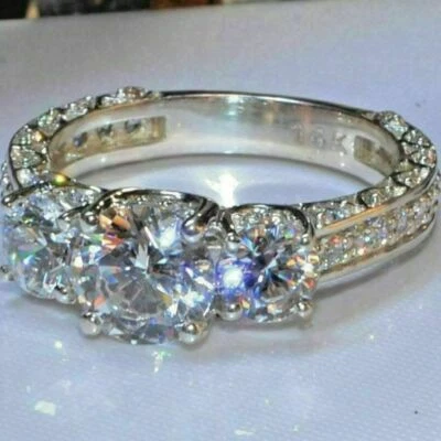 3.26Ctw Round Cut 3 Stone Diamond Simulated Engagement Ring Solid 14k White Gold - Imagem 1 de 4