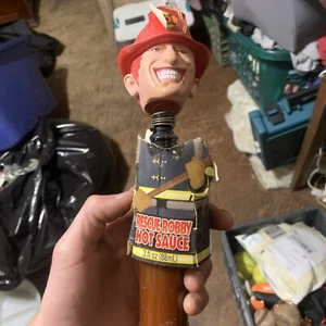 Louisiana Hot Sauce Rescue Robby Bobble-Head vigili del fuoco vecchio magazzino nuovo senza scatola - Foto 1 di 6