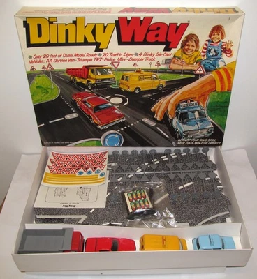 Juego Dinky Way 240 años 70 excelente, sin usar y completo en caja original con coches Foto 1 de 4
