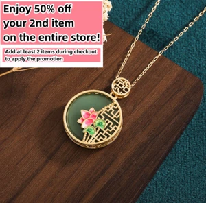 Jade geschnitzte Blume Anhänger Halskette Charm 18K vergoldete Kette zierlicher Edelstein - Bild 1 von 6