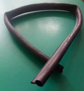 Guarnizione porta inferiore lavastoviglie WHIRLPOOL  W75/2 - Picture 1 of 1