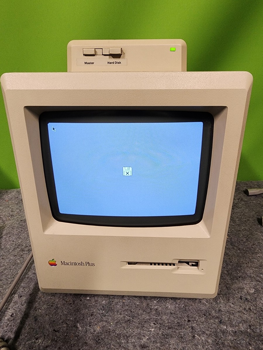 希少 Macintosh Plus 1MB 実動品、HDドライブ、FDドライブ付き
