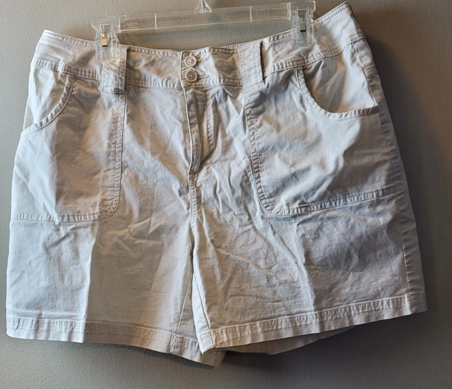 ST John's Bay Stretch Off White High Rise Cargo Style Shorts WMNS SZ 14W - Image 1 of 4