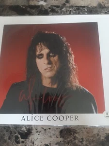 ALICE COOPER SIGNED 8X10 - Picture 1 of 2
