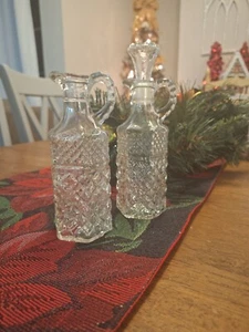 Vintage Anchor Hocking Wexford, Clear Glass Oil & Vinegar Cruets, 1 With Stopper - Picture 1 of 6