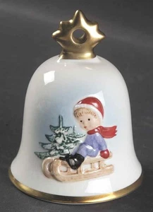 Goebel Annual Christmas Bell Child On Sled - Boxed 67901 - Picture 1 of 1