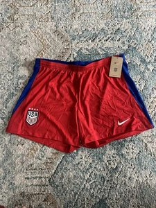 Nike Women's Large soccer team USA shorts FJ1508 - 615 - Picture 1 of 2