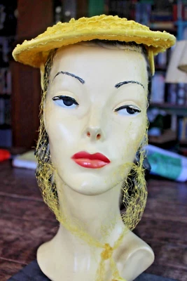 Chapéu Feminino Vintage Meio Século 1960 Fita Sintética Amarela Rendada - Imagem 1 de 4