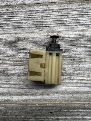 PLYMOUTH PROWLER 97-02 OEM PEDAL DE FRENO LUZ DE FRENO INTERRUPTOR DE LÁMPARA, P# 04671336 Foto 1 de 4