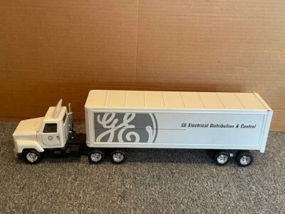 ERTL International COE GE 电动半挂车,白色,很好! — 第 1/4 张图片