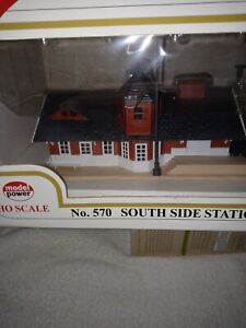 🚂 NEW! HO Scale Model Power South Side Station NO. 570 Lighted w/ 2 Figures