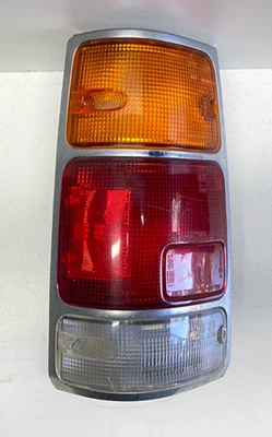 Luz trasera izquierda del lado del conductor Honda Passport 1991-1997 OEM, 166-58370 Foto 1 de 4