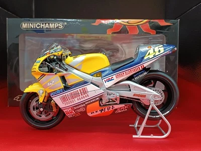 Minichamps Honda NSR 500 V. Rossi Team Nastro Azzurro 1:18 scale - Image 1 of 4