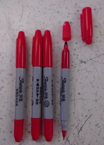 Marcadores permanentes Sharpie Twin Tip, punta fina/ultra fina, paquete de 4 ROJOS - Imagen 1 de 1