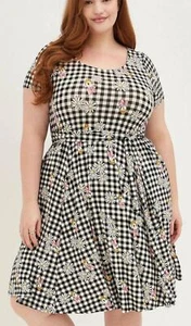 Abito Torrid x Disney cravatta davanti taglie forti 5x Daisy Duck Gingham aderente e svasato - Foto 1 di 12