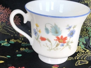 England Royal Albert bone china Orphaned Teacup ONLY SUMMER breeze NEW ROMANCE - Imagen 1 de 2