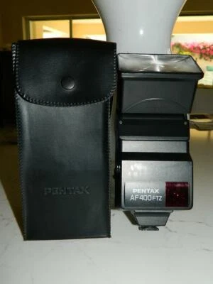 Pentax AF-400FTZ Professional Auto Electronic Flash Unit w/case, EUC - Image 1 of 4