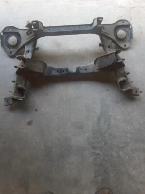 2008-2015 Nissan Armada Rear Subframe Crossmember OEM Foto 1 de 4