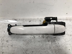 Toyota Corolla Left Front Outer Door Handle ZRE152 03/2007-10/2013 - Picture 1 of 4