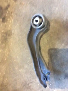 VW T4 VOLKSWAGEN TRANSPORTER 1990 - 2003 1.9 TD LOWER GEARBOX MOUNT - Picture 1 of 3