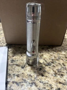 VINTAGE WEISSER ELEFANT VINTAGE METALL TASCHENLAMPE - Bild 1 von 4