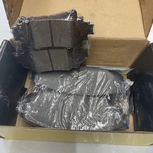 Juego de pastillas de freno de disco cerámicas delanteras y traseras 2013-2018 LEXUS Toyota Camry Es350 S44 - Imagen 1 de 2