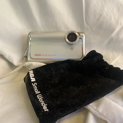 Digital Video Camcorder RCA Small Wonder EZ201 Pocket Size - Image 1 of 4