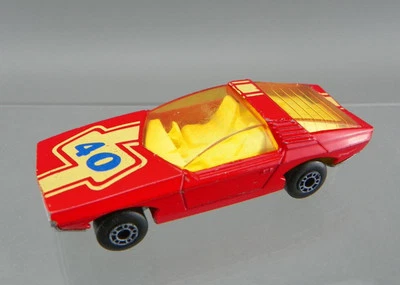 Vintage 1971 Matchbox No.40 Diecast 1/64 Red Vauxhall Guildsman #40 Hood Temp VG - Image 1 of 4