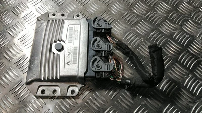 CENTRALINA INIEZIONE Renault Megane III Grandtour (KZ) 2009 8211003058 - Immagine 1 di 4