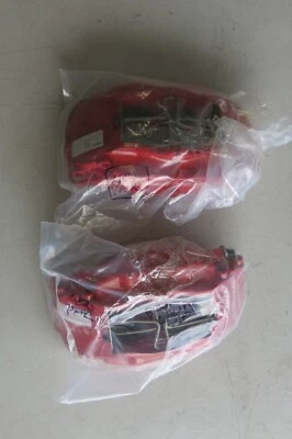 Par de pinzas de freno traseras Porsche 911 (1996-1998) 99335242510 + 99335242610 Foto 1 de 4