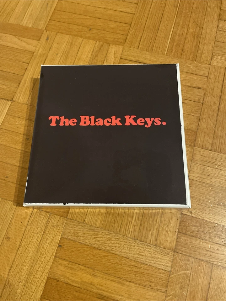 THE BLACK KEYS - BROTHERS(DELUXE REMASTERED 9X7" VINYL BOXSET 9 - Bild 1 von 4