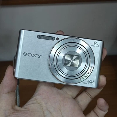 Sony Cyber-Shot DSC-W830 20.1MP 8x Optical Zoom Compact Digital Camera Silver - Image 1 of 4