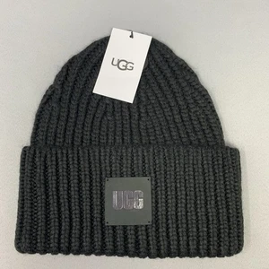 Ugg Chunky Ribbed Beanie Winter Hat Women’s Black on Black - Picture 1 of 5