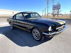 1965 Ford Mustang  1965 Ford Mustang Fastback  **  200 I6     Beautiful Car