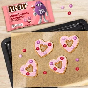 NUOVO M&M's cioccolato bianco fragole e crema San Valentino mix caramelle 7,44 oz - Foto 1 di 3